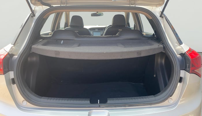 2017 Hyundai Elite i20 ASTA 1.2, Petrol, Manual, 54,347 km, Boot Open Zoomed View