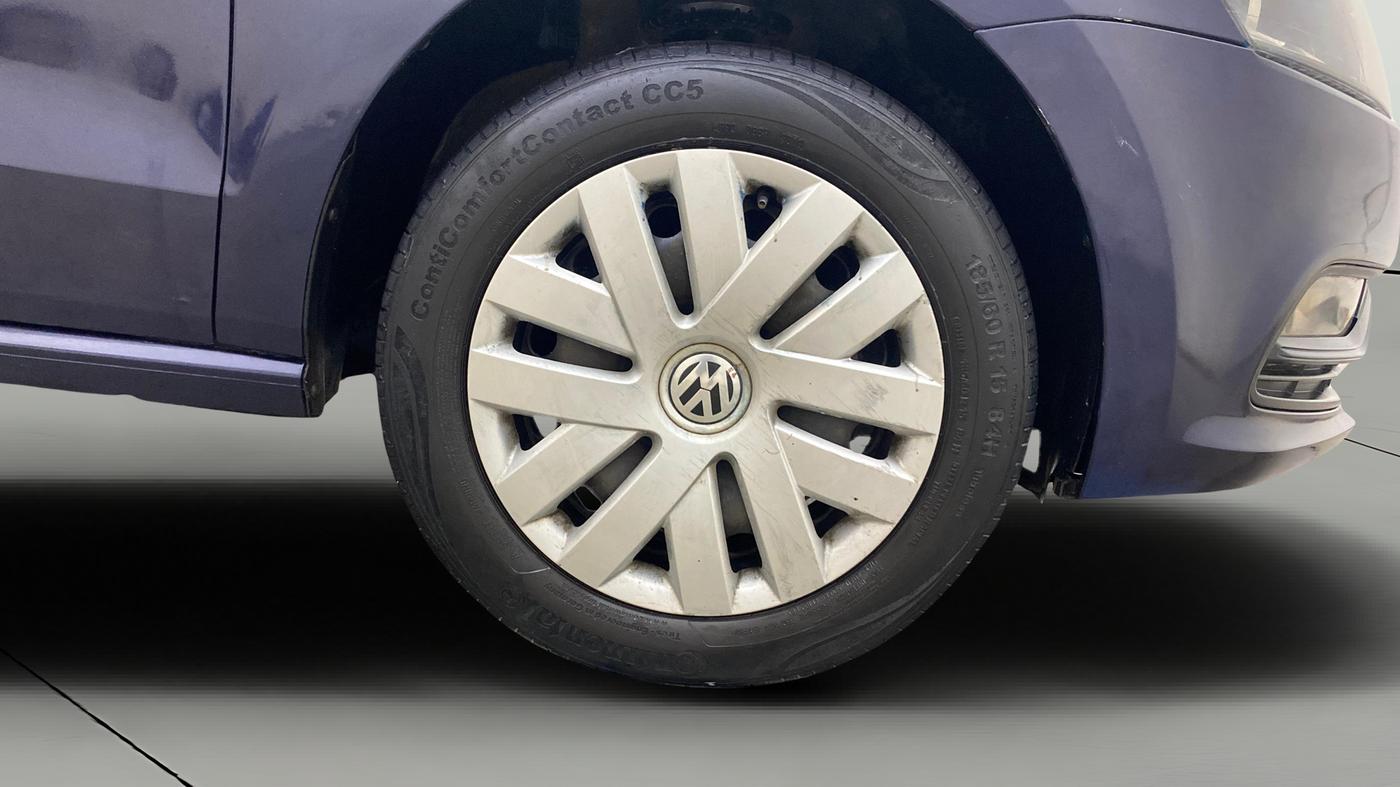 2015 Volkswagen Polo COMFORTLINE 1.2L, Petrol, Manual, 94,778 km, Right Front Wheel
