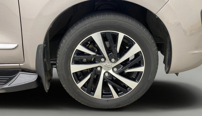 2022 Toyota Innova Crysta 2.7 ZX AT 7 STR, Petrol, Automatic, 32,464 km, Right Front Wheel