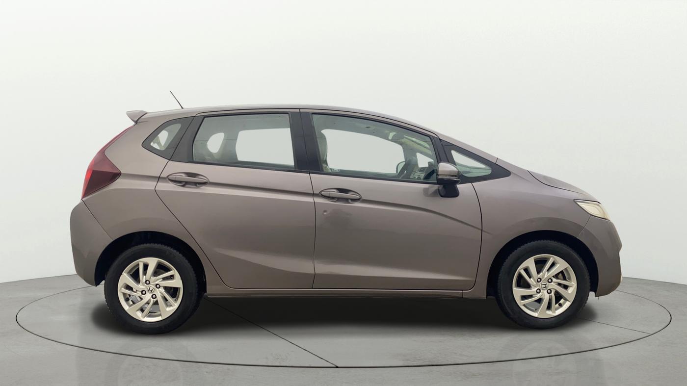2016 Honda Jazz 1.5L I-DTEC V, Diesel, Manual, 1,35,410 km, Right Side View
