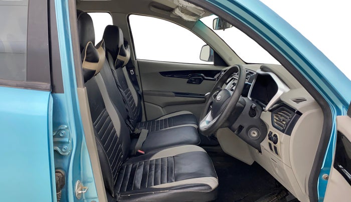 2016 Mahindra Kuv100 K6 5 STR, Petrol, Manual, 64,900 km, Right Side Front Door Cabin