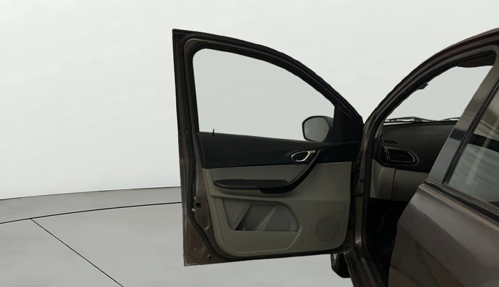 2016 Tata Tiago XZ PETROL, Petrol, Manual, 92,490 km, LHS Front Door