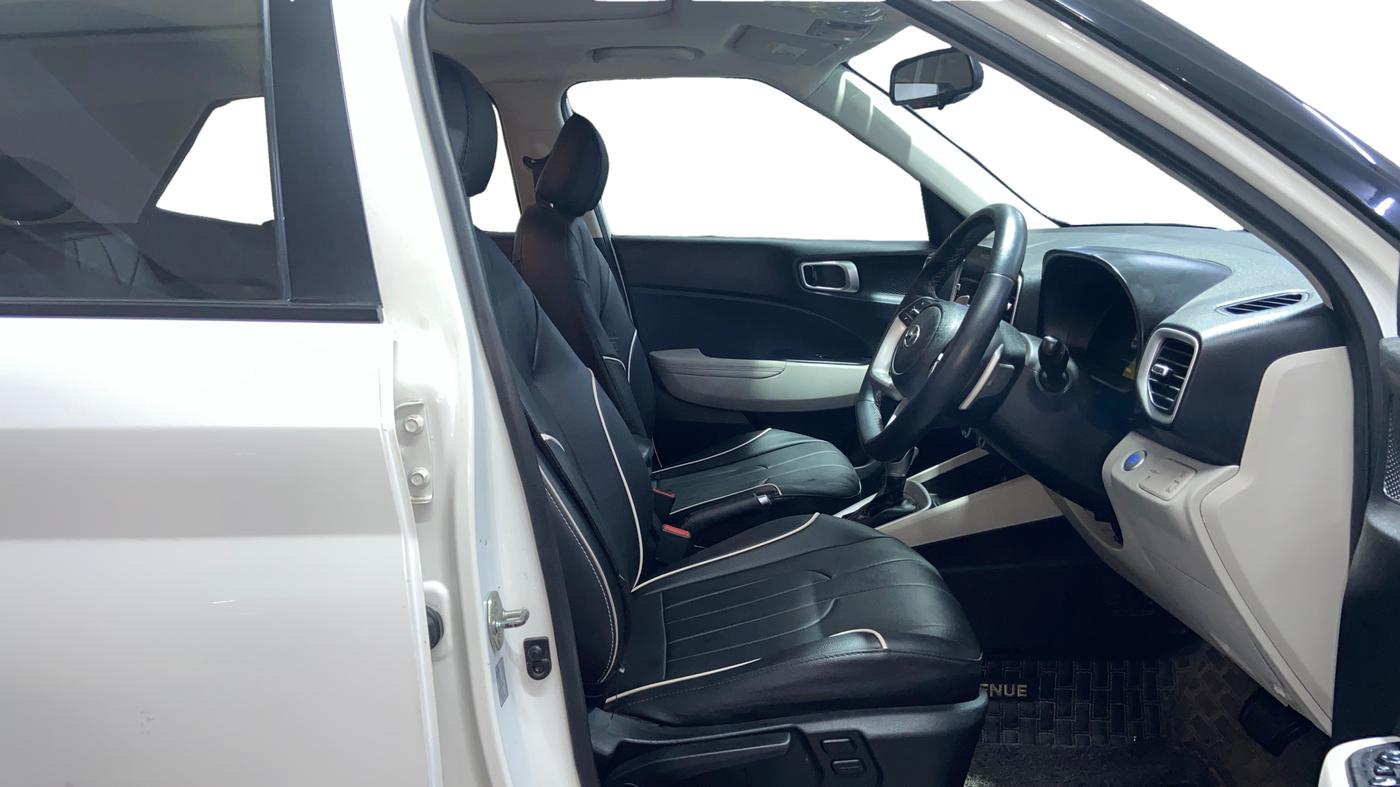 2022 Hyundai VENUE SX (O) 1.0 TURBO DCT, Petrol, Automatic, 37,805 km, Right Side Front Door Cabin
