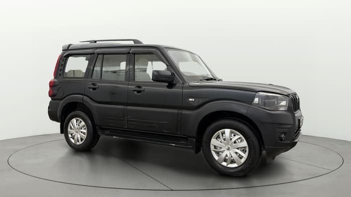 2024 Mahindra SCORPIO CLASSIC S 7STR, Diesel, Manual, 16,483 km, Right Front Diagonal