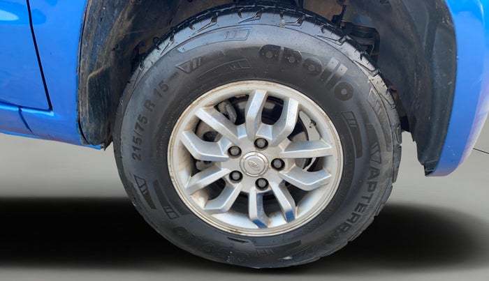 2016 Mahindra TUV300 T8, Diesel, Manual, 91,139 km, Right Front Wheel