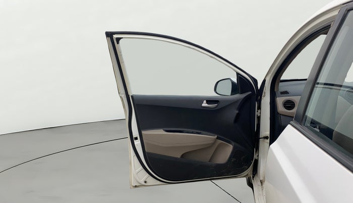 2014 Hyundai Xcent SX 1.2 (O), Petrol, Manual, 1,04,349 km, LHS Front Door