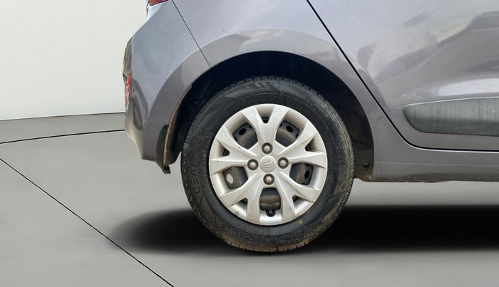 2016 Hyundai Grand i10 SPORTZ 1.2 KAPPA VTVT, Petrol, Manual, 50,064 km, Right Rear Wheel