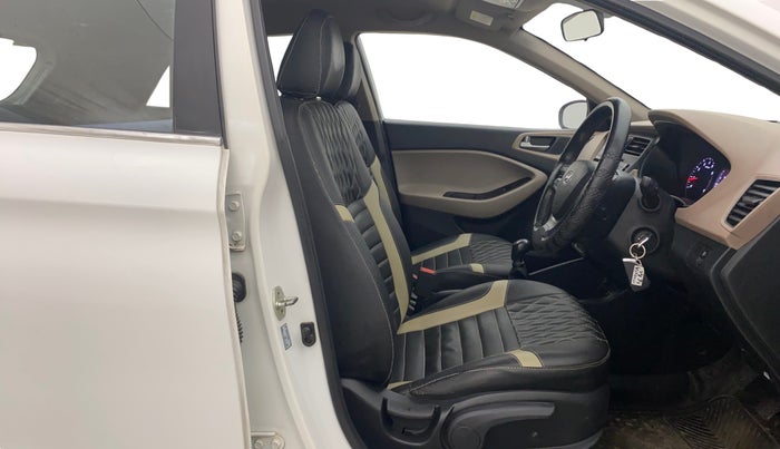 2020 Hyundai Elite i20 SPORTZ PLUS 1.2, Petrol, Manual, 70,639 km, Right Side Front Door Cabin