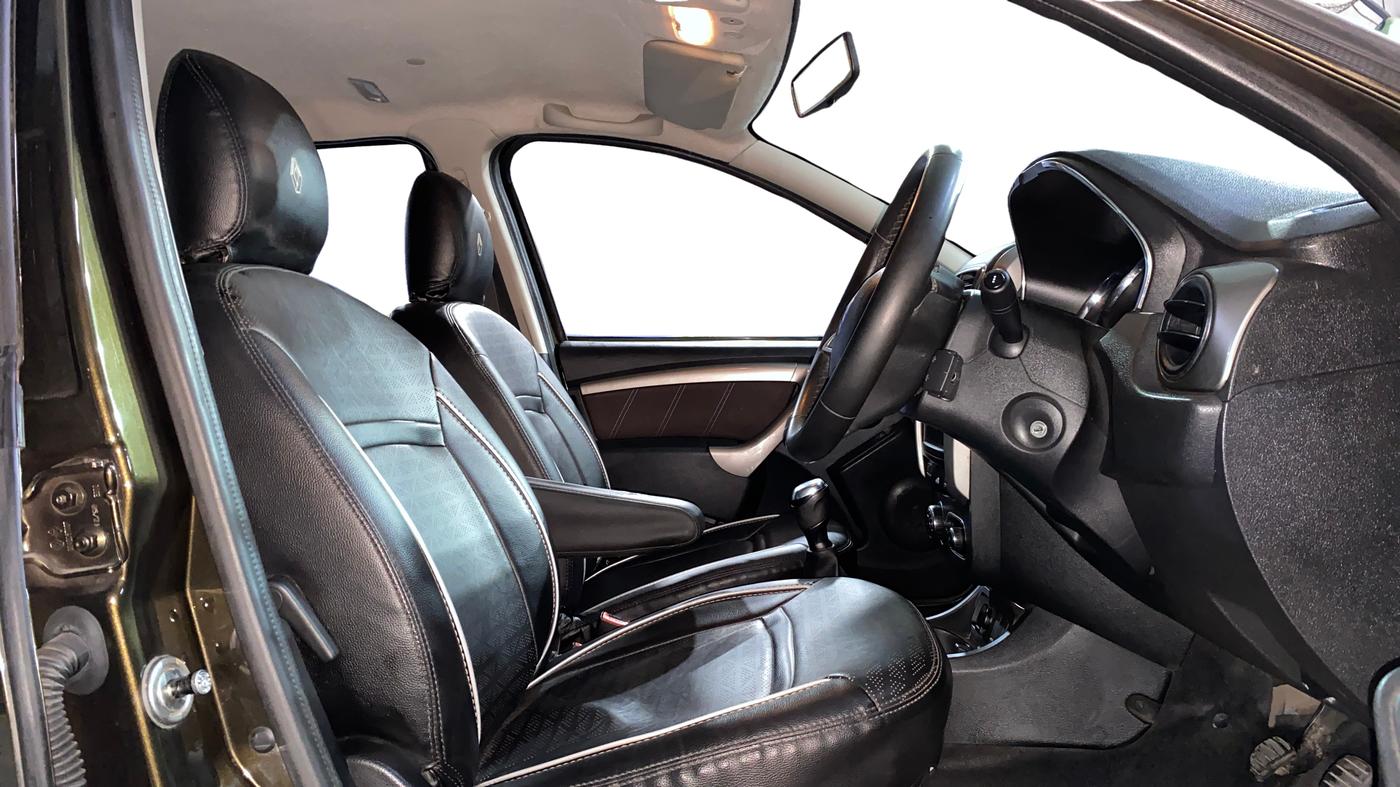 2021 Renault Duster RXZ 1.5 PETROL MT, Petrol, Manual, 85,624 km, Right Side Front Door Cabin