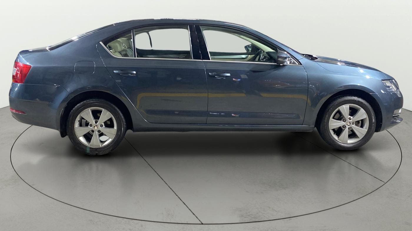 2019 Skoda Octavia 2.0 TDI CR STYLE AT, Diesel, Automatic, 47,250 km, Right Side View