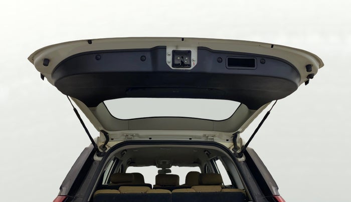 2019 Mahindra XUV500 W7 AT, Diesel, Automatic, 60,037 km, Boot Door Open