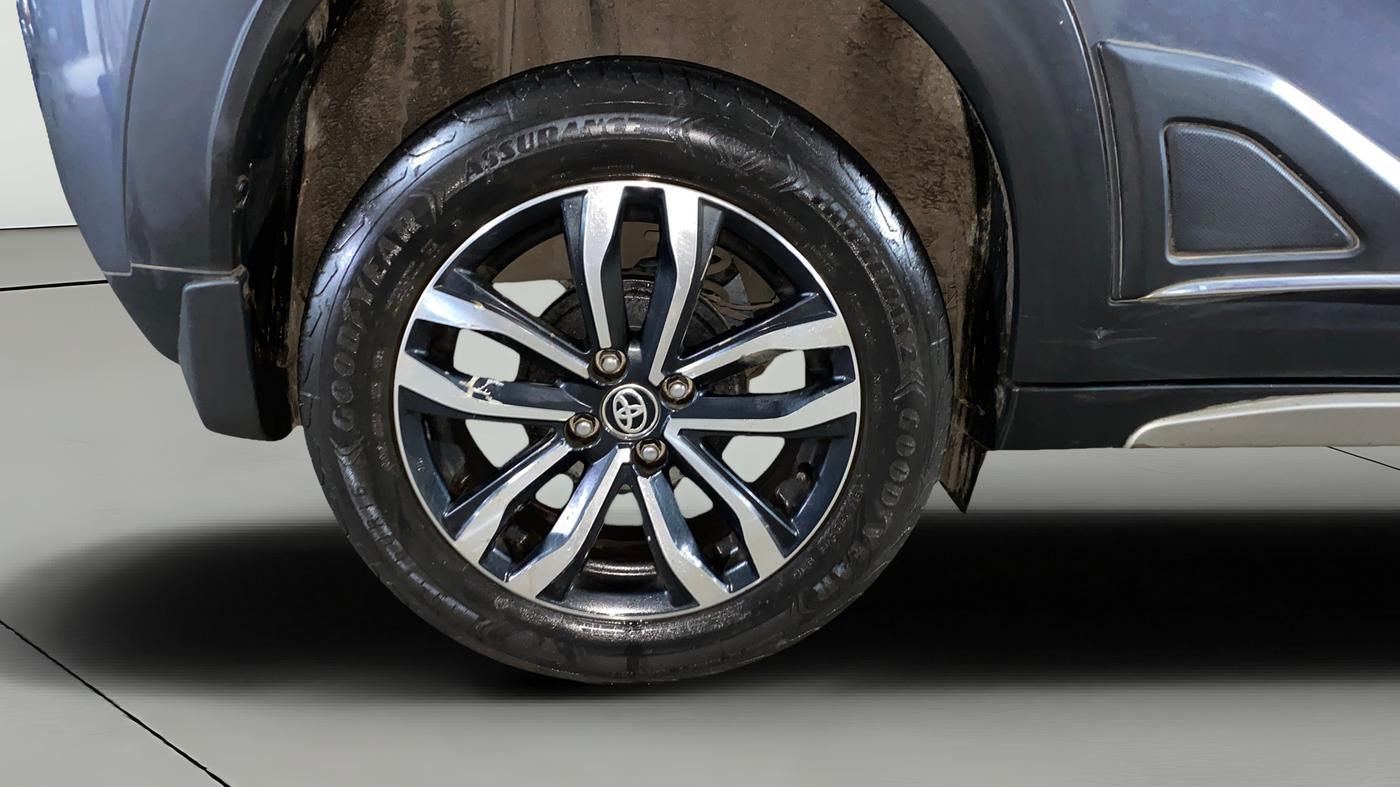 2024 Toyota Urban Cruiser Taisor V 1.0 Petrol AT, Petrol, Automatic, 26,999 km, Right Rear Wheel