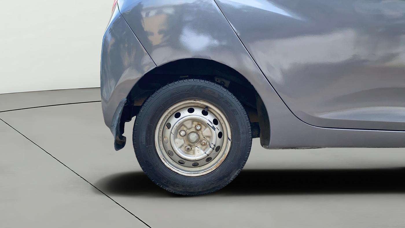 2014 Hyundai Eon ERA +, Petrol, Manual, 1,05,008 km, Right Rear Wheel
