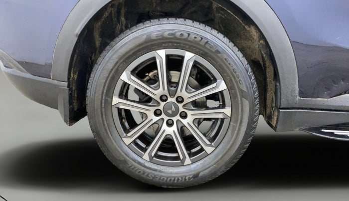 2023 Mahindra XUV700 AX 7 LUXURY P AT 7 STR, Petrol, Automatic, 60,165 km, Right Rear Wheel