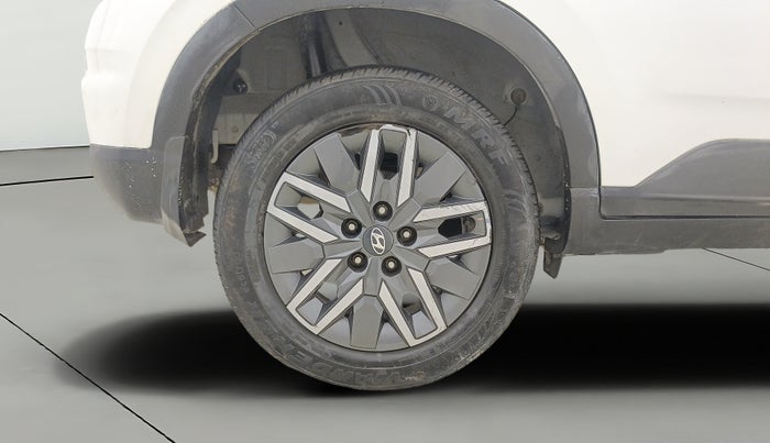 2021 Hyundai VENUE SX 1.5 CRDI, Diesel, Manual, 48,625 km, Right Rear Wheel