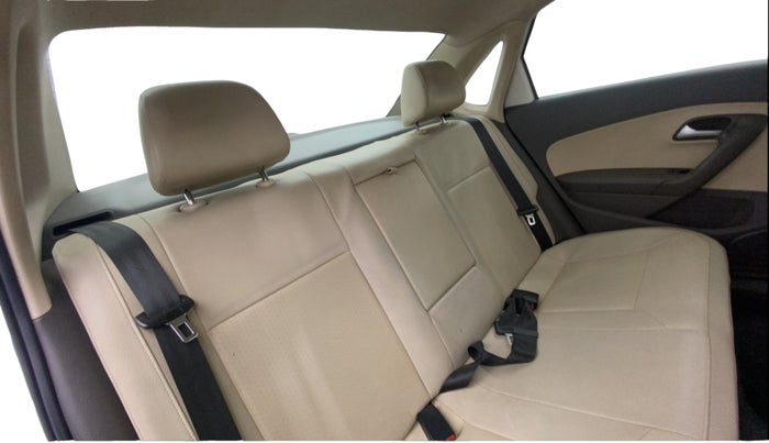 2015 Volkswagen Vento HIGHLINE DIESEL 1.5, Diesel, Manual, 1,04,054 km, Right Side Rear Door Cabin