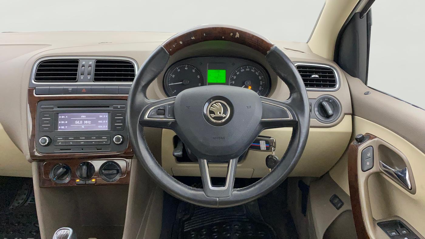 2014 Skoda Rapid AMBITION 1.6 MPI MT PLUS, Petrol, Manual, 45,837 km, Steering Wheel Close Up