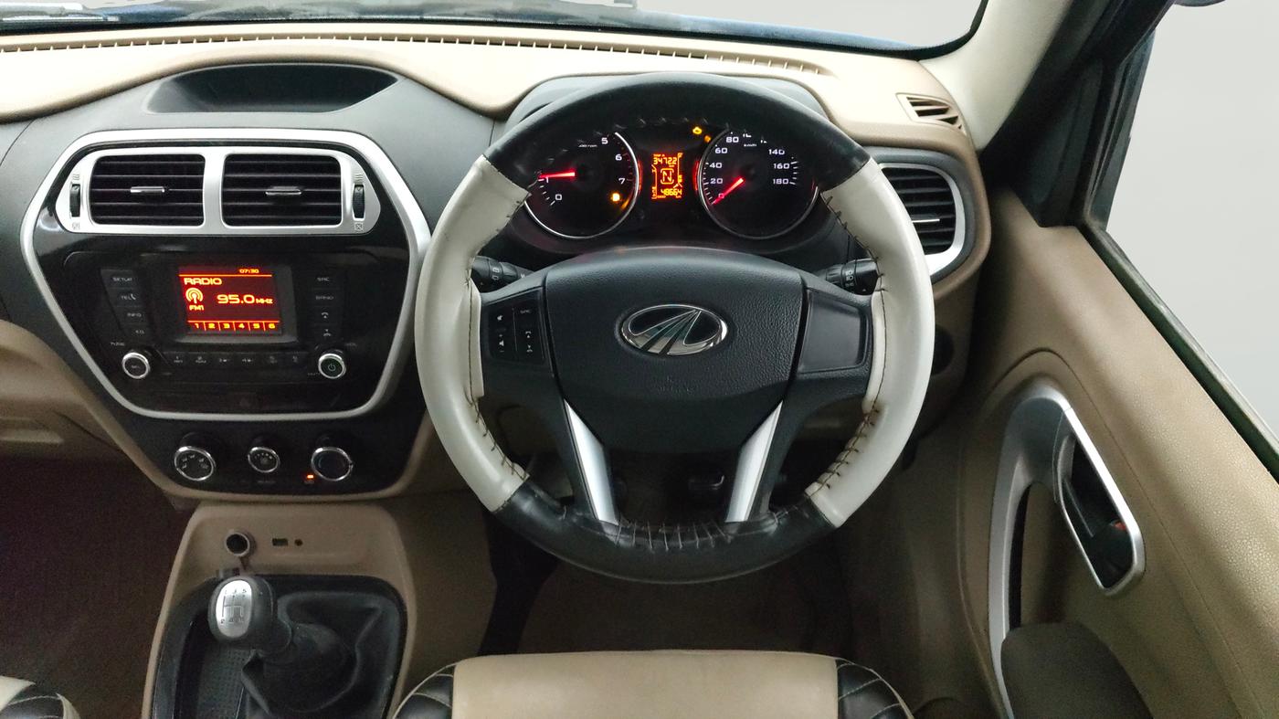 2016 Mahindra TUV300 T8, Diesel, Manual, 48,734 km, Steering Wheel Close Up