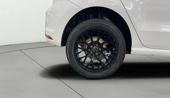 2015 Volkswagen Polo HIGHLINE1.2L, Petrol, Manual, 94,289 km, Right Rear Wheel