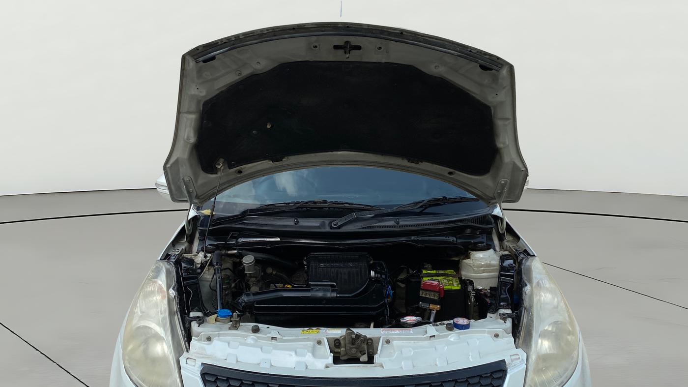 2014 Maruti Swift VXI, Petrol, Manual, 95,939 km, Open Bonet