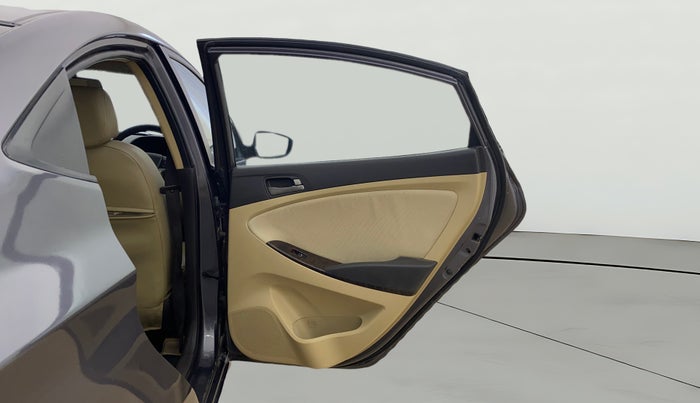 2017 Hyundai Verna 1.6 CRDI SX, Diesel, Manual, 98,200 km, RHS Rear Door