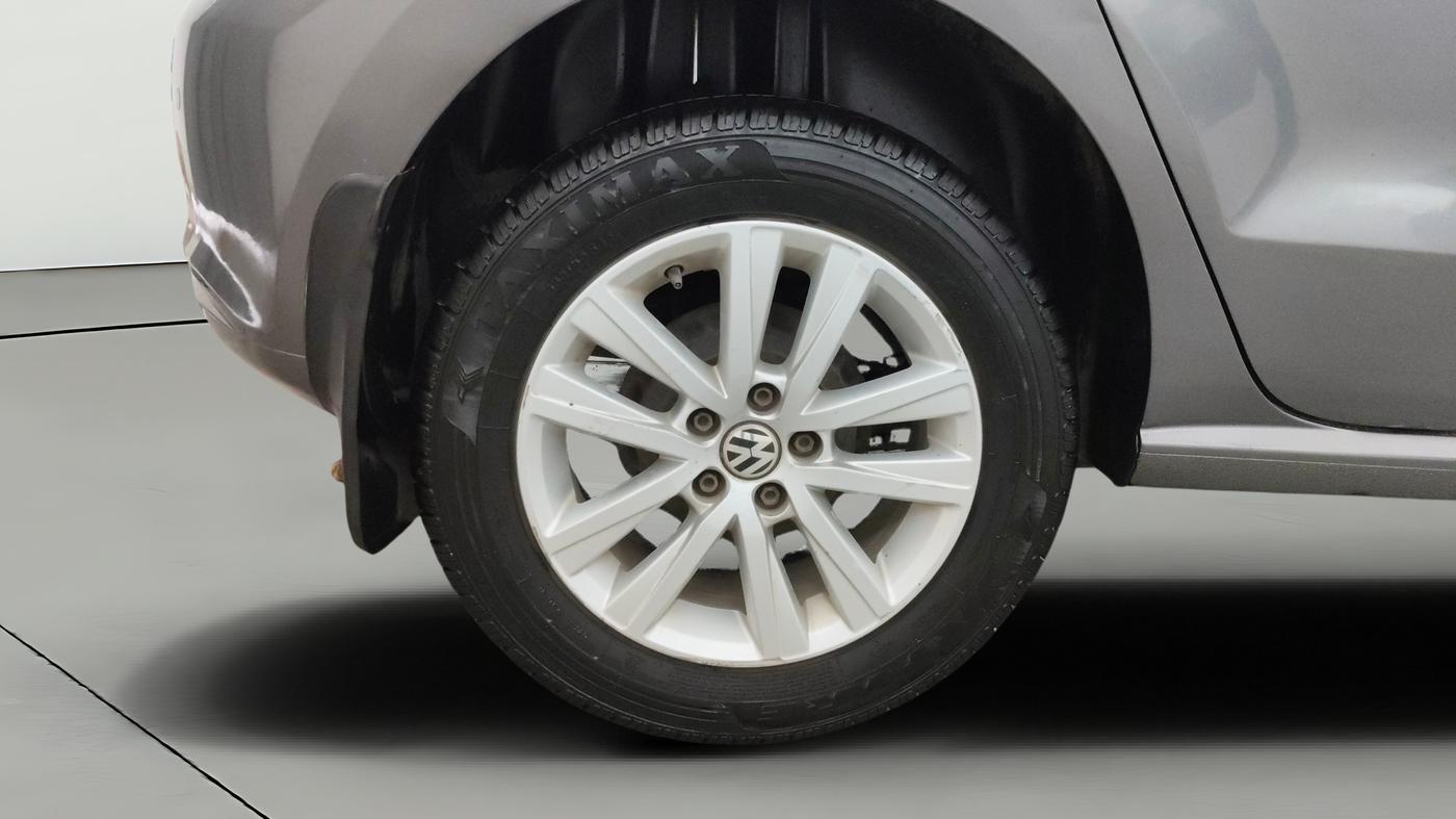 2013 Volkswagen Polo HIGHLINE1.2L, Petrol, Manual, 90,195 km, Right Rear Wheel