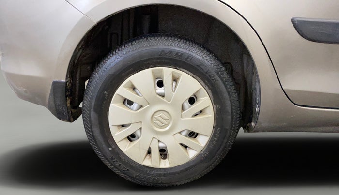 2015 Maruti Swift Dzire LXI (O), Petrol, Manual, 46,995 km, Right Rear Wheel
