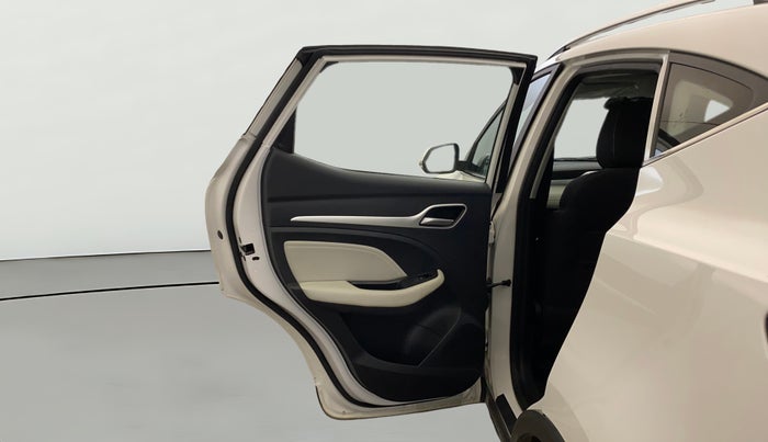 2024 MG ASTOR Select 1.5 MT (Ivory), Petrol, Manual, 11,319 km, LHS Rear Door