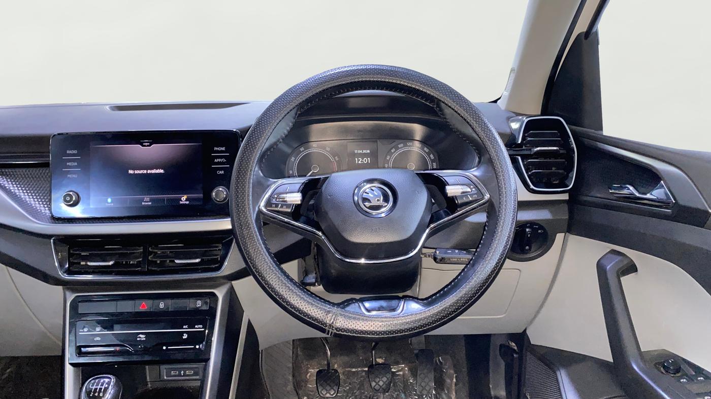 2022 Skoda KUSHAQ AMBITION 1.0L TSI MT, Petrol, Manual, 39,998 km, Steering Wheel Close Up