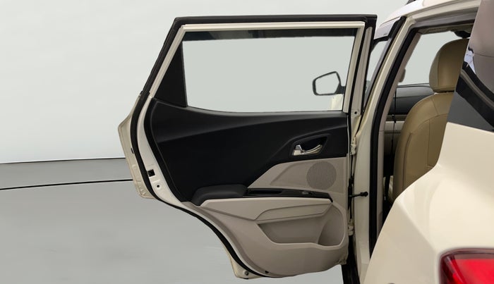 2022 Mahindra XUV300 W8 1.2 PETROL, Petrol, Manual, 45,817 km, LHS Rear Door