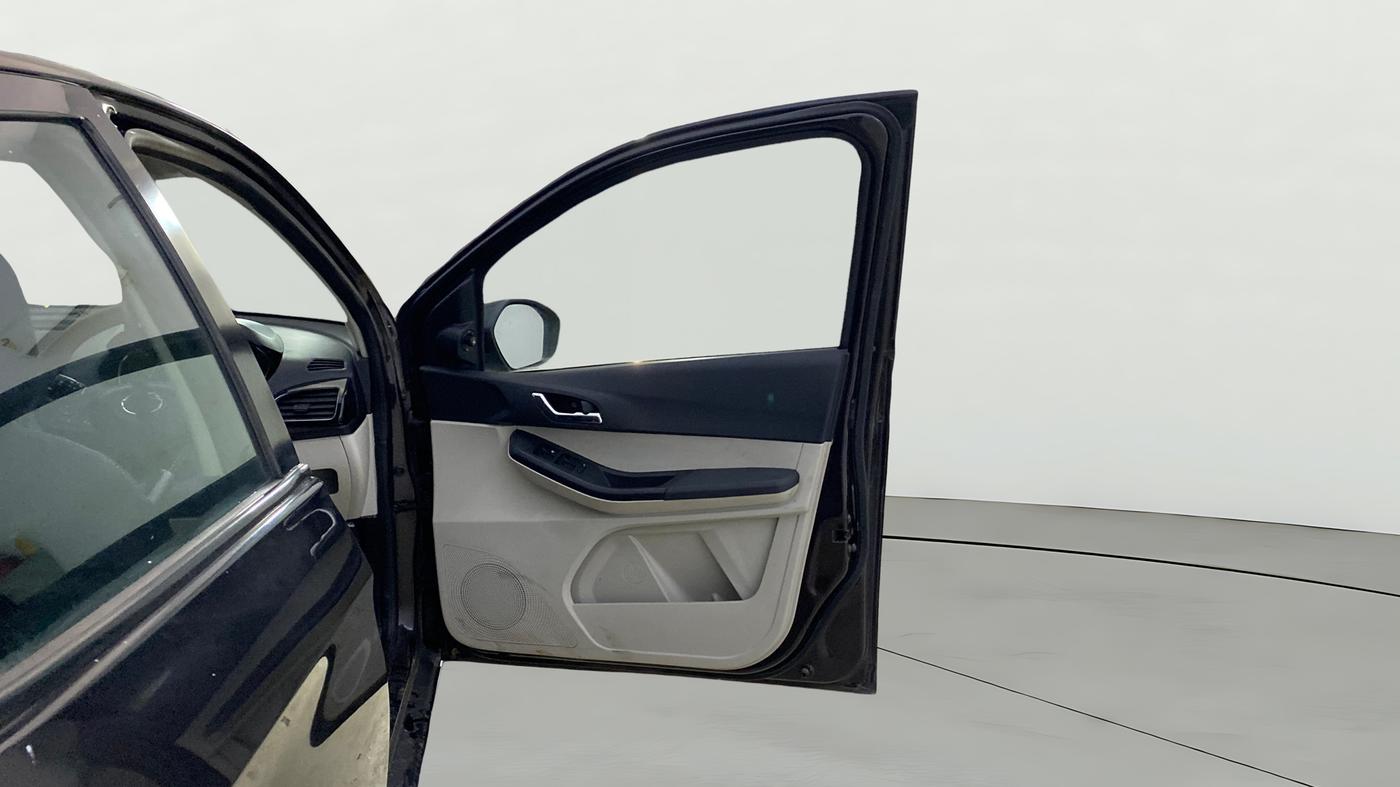 2022 Tata Tiago XZ PLUS CNG, CNG, Manual, 21,445 km, RHS Front Door