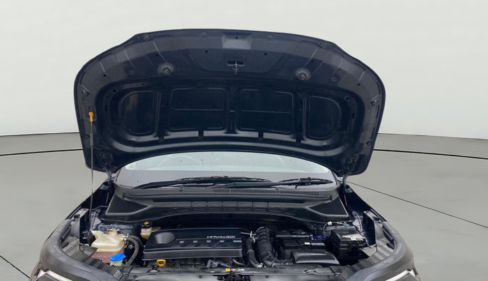 2022 KIA CARENS PRESTIGE 1.4 PETROL 7 STR, Petrol, Manual, 24,555 km, Open Bonet