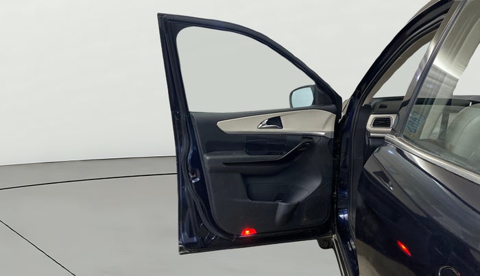 2021 Mahindra XUV700 AX 7 P MT 7 STR, Petrol, Manual, 79,059 km, LHS Front Door