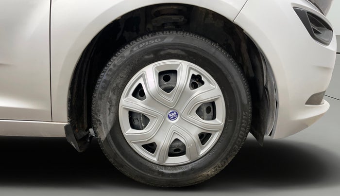 2020 Tata ALTROZ XE PETROL, Petrol, Manual, 34,131 km, Right Front Wheel