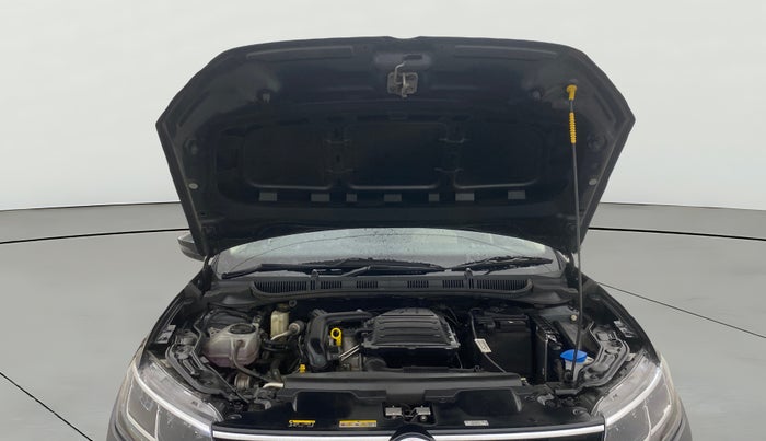 2025 Volkswagen VIRTUS Highline Plus 1.0 TSI AT, Petrol, Automatic, 1,376 km, Open Bonet