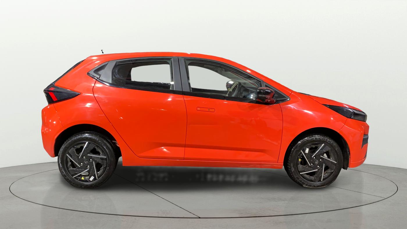 2025 Tata ALTROZ Accomplished Plus S Petrol 6DCT, Petrol, Automatic, 803 km, Right Side View