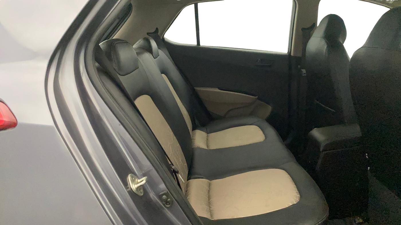 2018 Hyundai Grand i10 MAGNA 1.2 KAPPA VTVT, CNG, Manual, 63,584 km, Right Side Rear Door Cabin