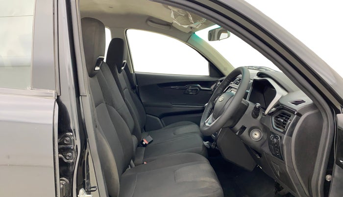 2018 Mahindra KUV 100 NXT K8 P 6 STR, Petrol, Manual, 34,541 km, Right Side Front Door Cabin