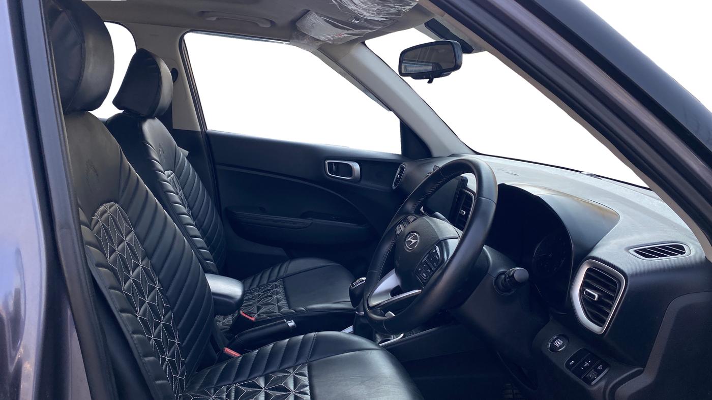 2020 Hyundai VENUE SX 1.0 (O) TURBO, Petrol, Manual, 1,16,800 km, Right Side Front Door Cabin