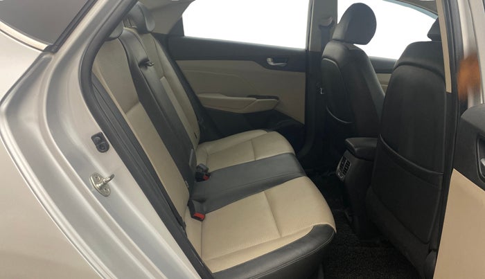 2018 Hyundai Verna 1.6 VTVT SX O, Petrol, Manual, 57,585 km, Right Side Rear Door Cabin