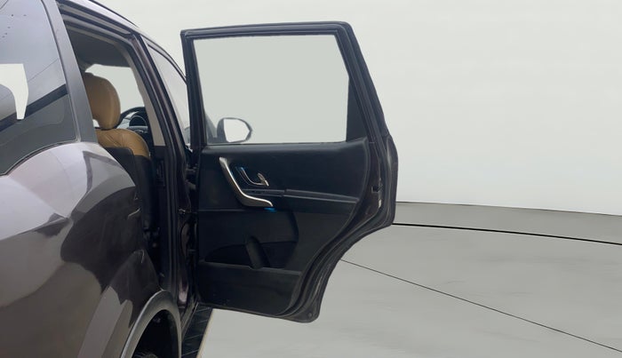 2019 Mahindra XUV500 W7, Diesel, Manual, 82,775 km, RHS Rear Door