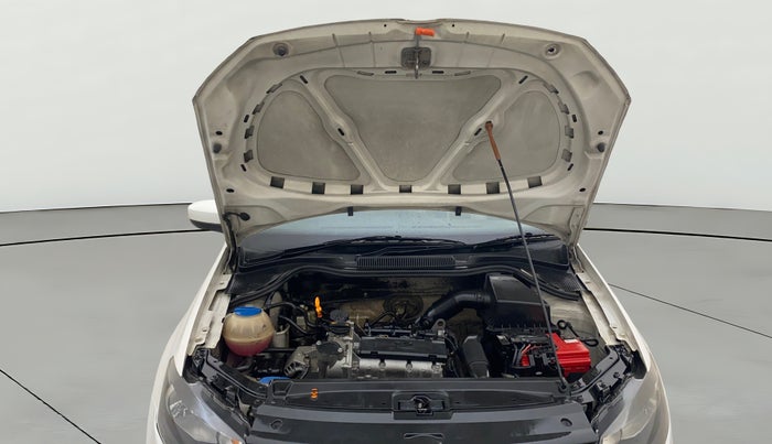 2013 Volkswagen Polo HIGHLINE1.2L, Petrol, Manual, 71,863 km, Open Bonet