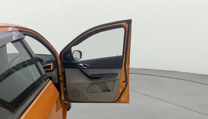 2016 Tata Tiago XZ PETROL, Petrol, Manual, 42,530 km, RHS Front Door