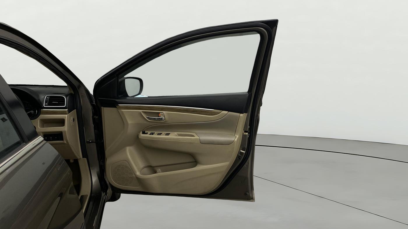 2019 Maruti Ciaz ALPHA  AT 1.5 SHVS PETROL, Petrol, Automatic, 66,671 km, RHS Front Door