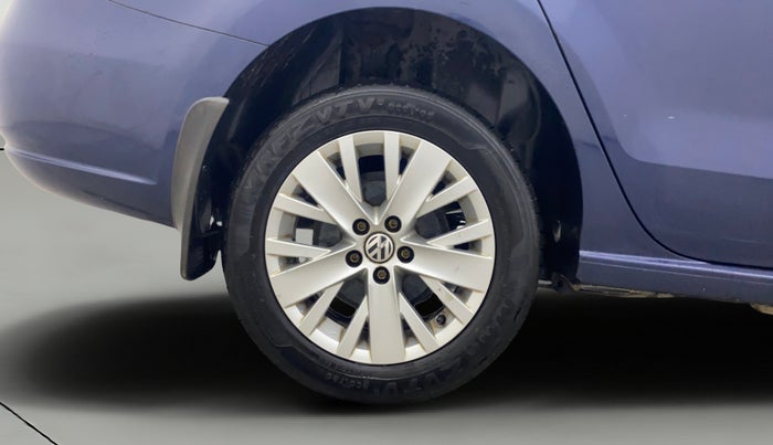 2014 Volkswagen Vento HIGHLINE 1.2 TSI, Petrol, Manual, 1,13,524 km, Right Rear Wheel
