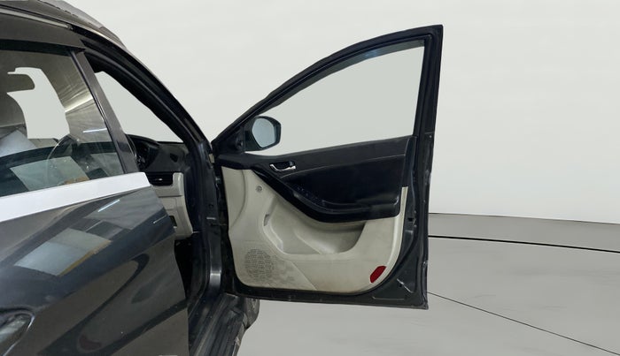 2022 Tata NEXON XZA PLUS DIESEL, Diesel, Automatic, 62,167 km, RHS Front Door