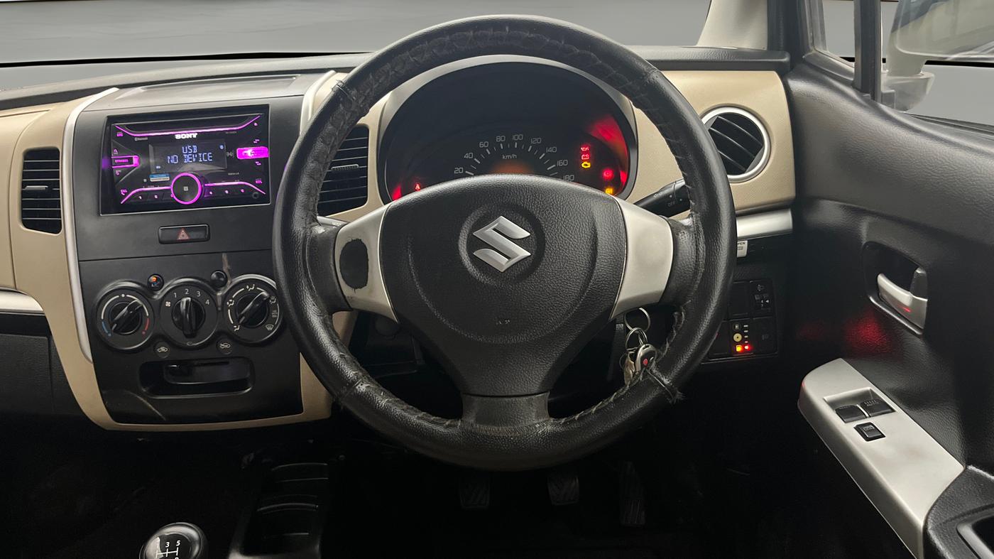 2018 Maruti Wagon R 1.0 LXI CNG, CNG, Manual, 45,243 km, Steering Wheel Close Up