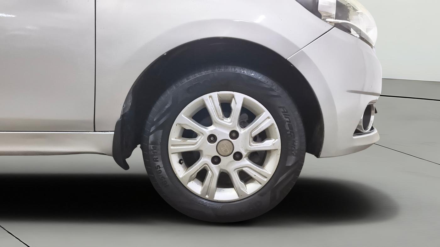 2018 Tata Tiago XZ PETROL, CNG, Manual, 1,26,094 km, Right Front Wheel