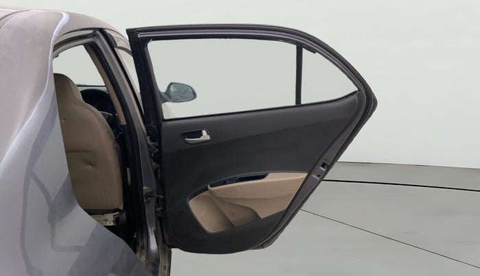 2018 Hyundai Xcent SX 1.2, CNG, Manual, 1,33,725 km, RHS Rear Door