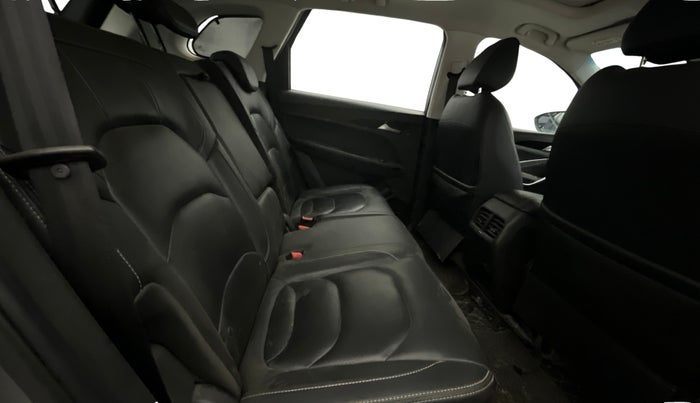 2020 MG HECTOR SHARP HYBRID 1.5 PETROL, Petrol, Manual, 78,880 km, Right Side Rear Door Cabin